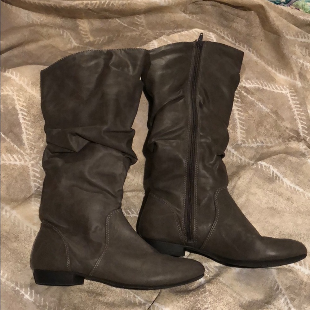 Grey tall boots size 8